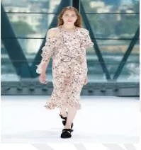 Preen  - To spend time making yourself look attractive: