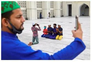 In the darkness of the pandemic the kindnesses of eid shine brighter than ever