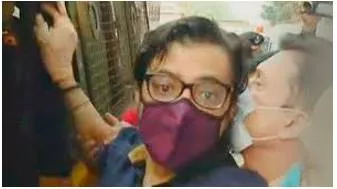 Arresting arnab  on maharashtra police action