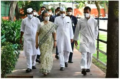 The congress is at the crossroads
