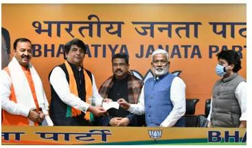 One photo  many congress wounds