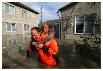 Climate change is driving 2022 extreme heat and flooding