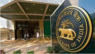 Us fed signals more rate hikes ahead  as global macroeconomic environment becomes more uncertain  rbi must tread carefully