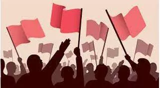Populist - Believing in or supporting populism.