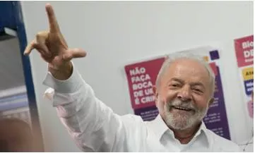 Lula stages astonishing comeback to beat far right bolsonaro in brazil election