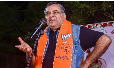Paresh rawal apologises after ‘cook fish for bengalis’ remark draws criticism