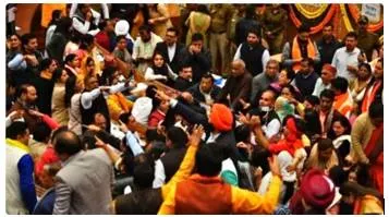 Ruckus delays delhi mayor poll again  aap members say won't leave house  top 10
