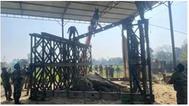 Army personnel  ngo come together to save 35 year old elephant in uttarakhand
