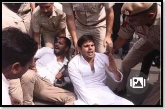 Delhi police visit rahul’s house  serve fresh notice over his yatra remarks