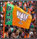 In karnataka fight  bjp is also banking on turncoats