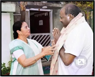 H d  kumaraswamy meets mamata banerjee in kolkata