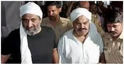 Atiq ahmad killing  sho and four others suspended after sit's probe