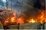 Protesting mob sets police station on fire in kaliaganj