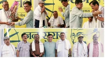 Six ex ias officers of bihar join prashant kishor’s jan suraaj on ‘sankalp divas’