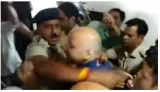 As kejriwal shares video of 'cops manhandling sisodia'  delhi police clarify