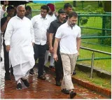 Cong  leaders likely to meet kharge  rahul to take call on backing aap