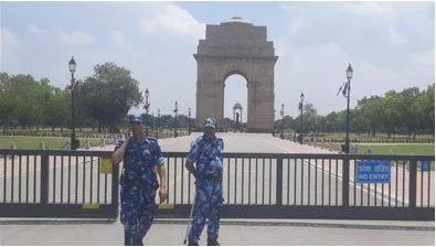 Delhi police block entry to india gate lawns after wrestlers announce protest plan