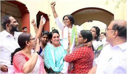 Ldf  udf win nine seats each in kerala local body byelections