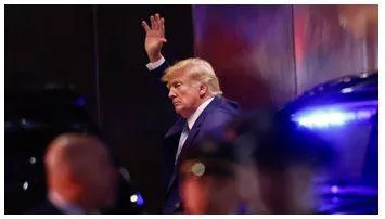 Trump arrives at miami federal court