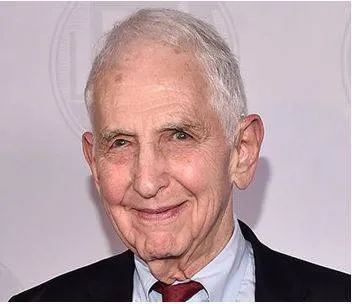 Daniel ellsberg  who leaked ‘pentagon papers ’ dies at 92