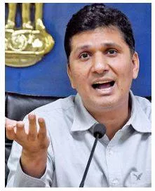 Centre spying on aap  people seen outside party hq  bharadwaj