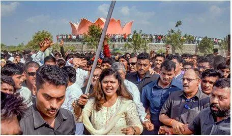 Pankaja munde asked to reconsider ‘political break’ as m p  elections loom