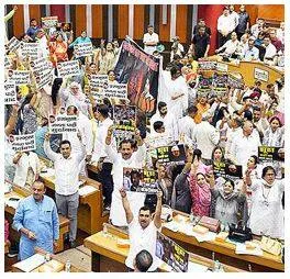 Ruckus in mcd house as bjp  aap councillors clash