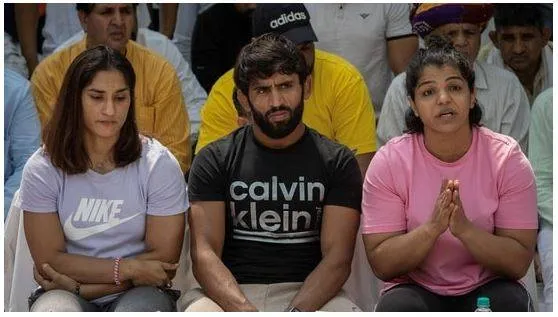Amid row over asian games' selection  top wrestlers vinesh phogat  sakshi malik  bajrang punia to hold presser today