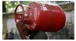 After domestic lpg price reduction  commercial lpg prices cut by rs 158