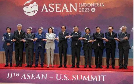 Avoid a ‘new cold war’  china tells nations at asean meet