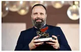 Yorgos lanthimos and emma stone’s poor things wins top prize at venice