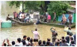 Fadnavis visits flood hit nagpur  says govt  will build better infrastructure