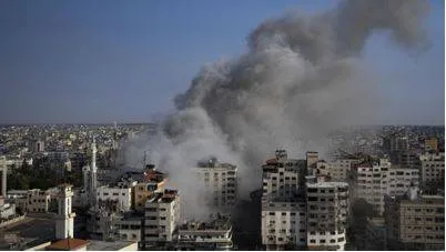 Bjp stands with israel  congress  left call for peace