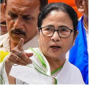 Centre discriminating against flood hit people in north bengal facing sikkim like crisis  mamata