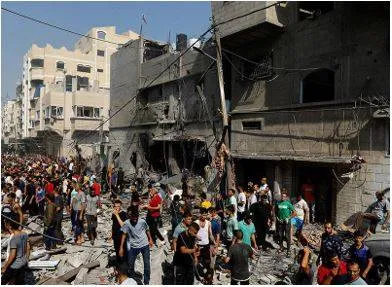 Israeli air strikes kill more than 700 people in one day