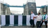 Rahul visits ‘sunken pillars’ at medigadda barrage in telangana