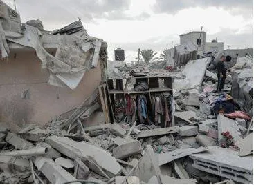 As fighting empties northern gaza  humanitarian woes worsen in south