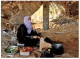 Un halts aid to gaza amid communications blackout