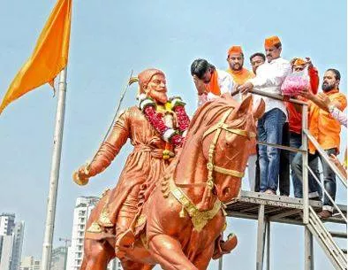 Maratha reservation activist jarange patil takes fight to obc leader bhujbal’s bastion