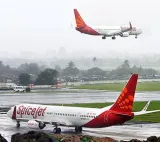 Angry passengers create ruckus at delhi airport after spicejet flight gets delayed by eight hours