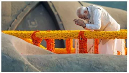 Pm modi pays tribute to sardar patel on his death anniversary