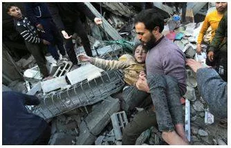 Air strikes hit camps in central gaza as u s  clears new weapons to israel