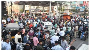 Truckers’ strike over new law triggers panic buying of fuel in several states