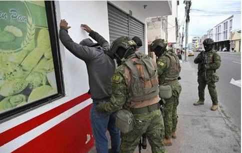 Ecuador says 178 prison guards  staff members are held hostage by gangs
