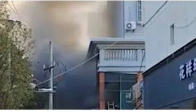 China's jiangxi fire  at least 39 killed  9 injured as several remain trapped