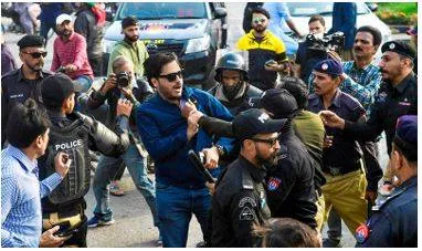 Pakistan police used tear gas to disperse pre election rally by imran’s supporters
