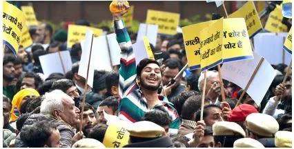 Aap  bjp hold tit for tat protests  traffic in capital comes to a halt