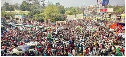 Congress leaders listen to the woes of mgnregs workers in jharkhand