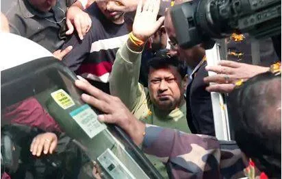 Sc stays ls privileges panel from acting on bengal bjp mp’s ‘plaint’