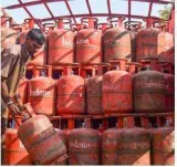Union govt  extends ujjwala assistance by one more year
